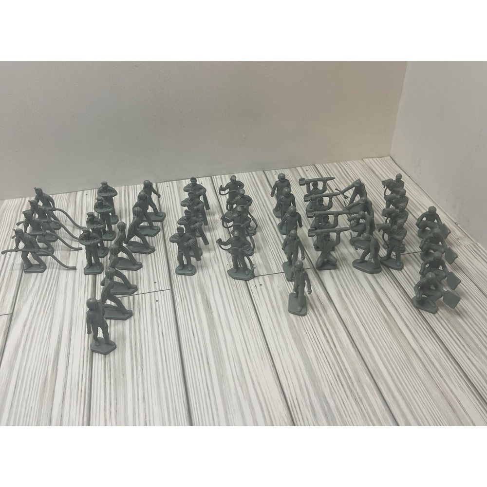 Multiple Toy Makers Battle Commandos 40 Figure Package